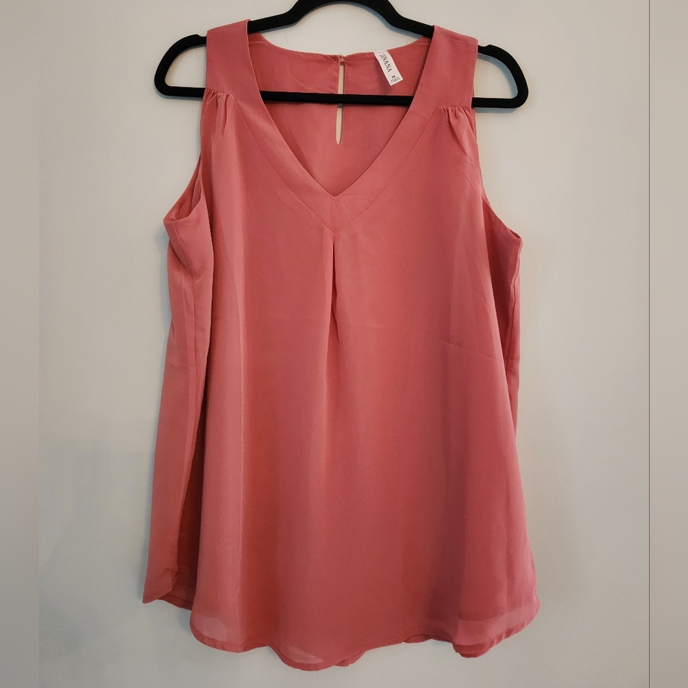 (4 For $20) EUC Zenana Salmon Woman's tank Blouse.  Beautiful fabric.   Size M